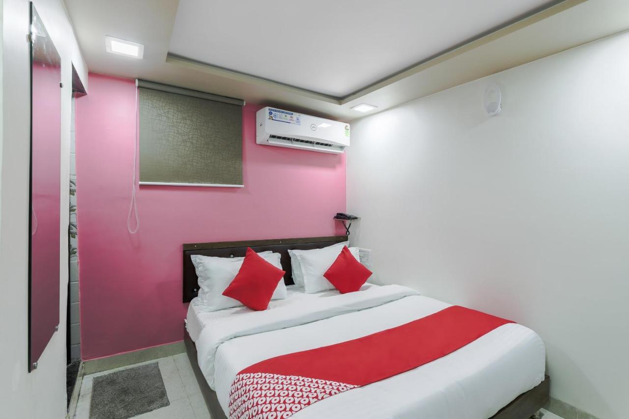 OYO 47110 Hotel Royal Palace Naroda Exterior foto